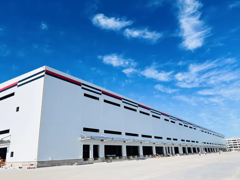 Solutions for Energy Efficient Logistics and Warehouses 